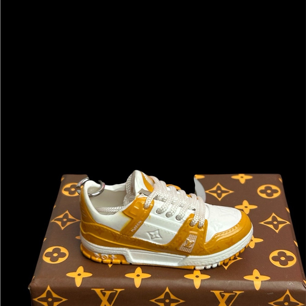 Sneaker Keychain - NIP - Picture 6 of 6
